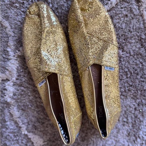 TOMS Women's Sparkling Gold Flats - Picture 1 of 4
